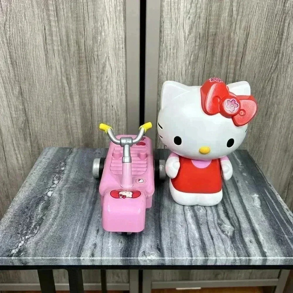 Hello Kitty Scooter Toy Without Remote - Picture 5 of 8
